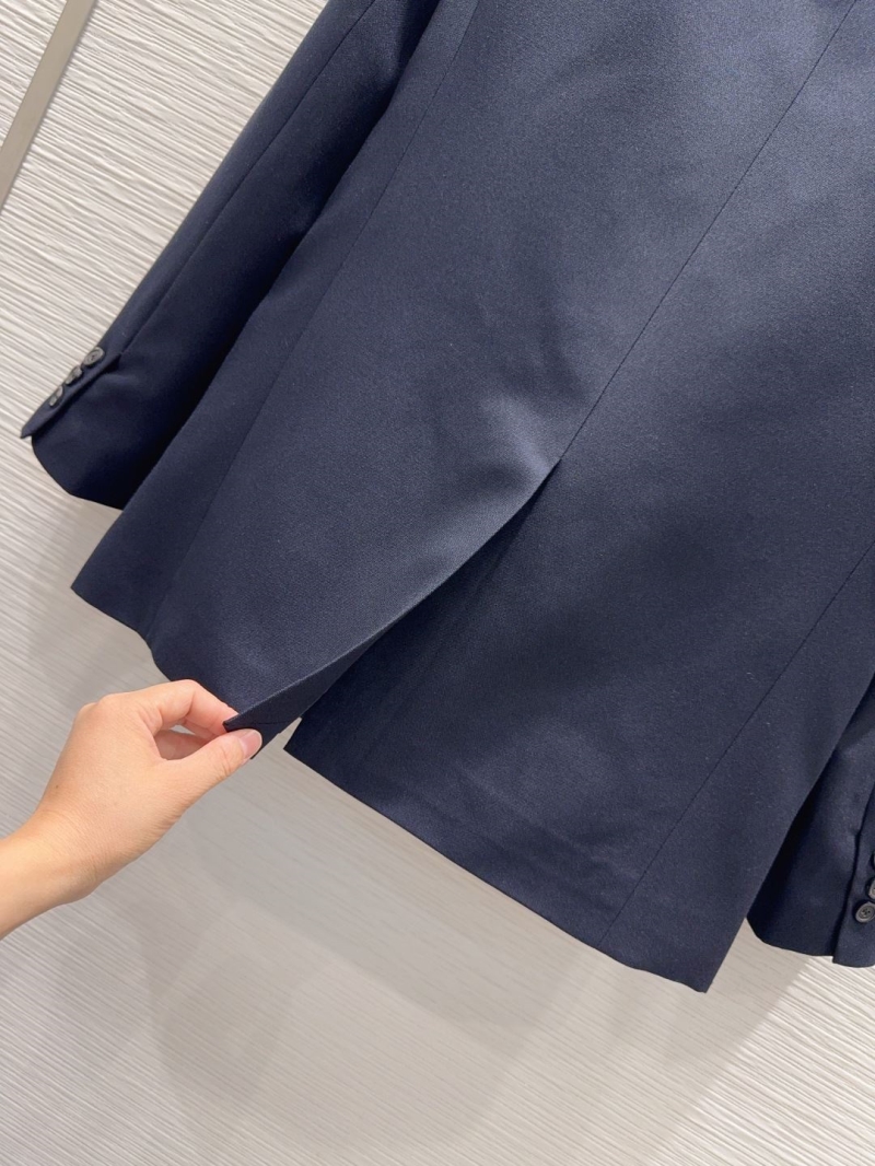 Pra*a outwear